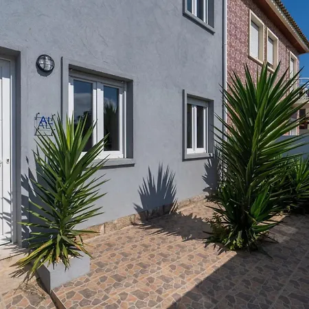 Hostwise - Charming Bright House W/ Garden *